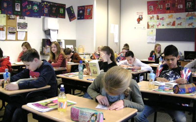 Tom in de klas dankzij KlasseContact en (vrijwillige) juf!